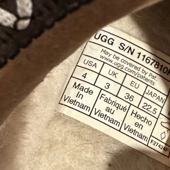 Ugg Tazz Maxi Curly Genuine Shearling Slipper - Youth - Picture 8 of 11